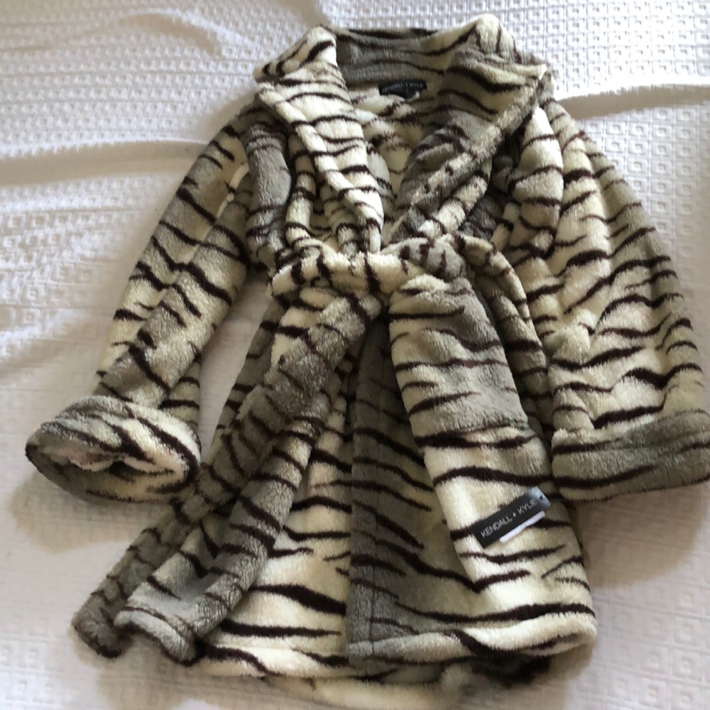 Kendall + Kylie Plush Bathrobe. Brand New, tags on